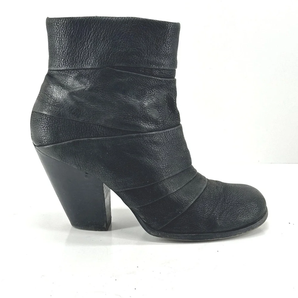 Vince Camuto vince camuto